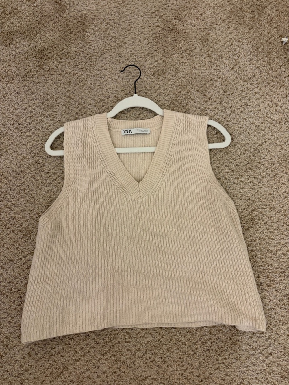 Zara Cream Ribbed V-Neck Sleeveless Knit Top